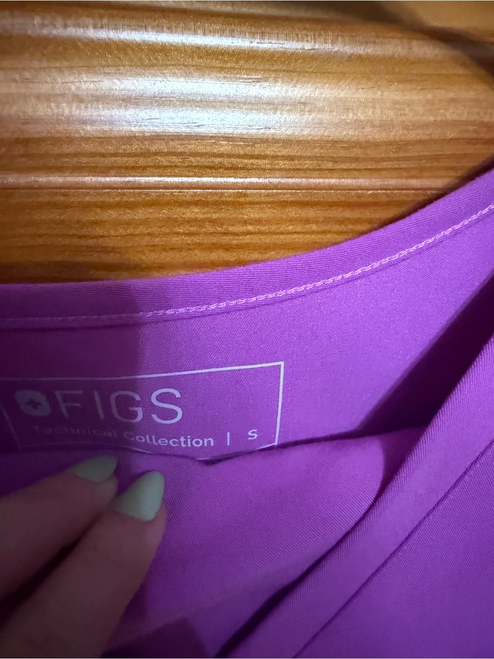 Figs ultraberry scrub top - Picture 2 of 4